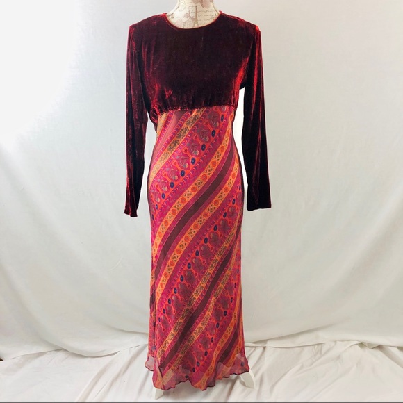 Vintage Velvet and Silk Print Dress Wine by Bloomingdale’s Petites Size 8 - Picture 14 of 16